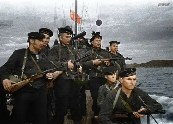 Цветные фотографии советских солдат во Второй Мировой