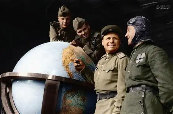 Цветные фотографии советских солдат во Второй Мировой