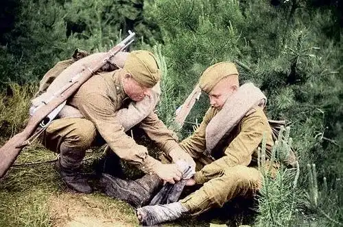 Цветные фотографии советских солдат во Второй Мировой