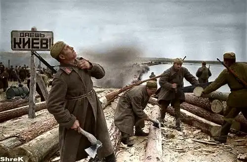 Цветные фотографии советских солдат во Второй Мировой