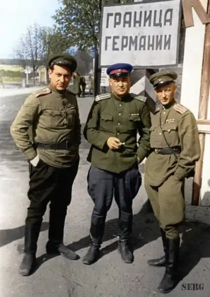 Цветные фотографии советских солдат во Второй Мировой