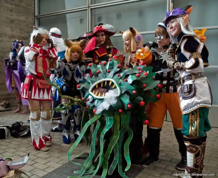 Косплейщики с TGS 2011 Косплейщики с TGS 2011