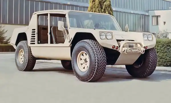 Lamborghini LM 002 внедорожник-суперкар