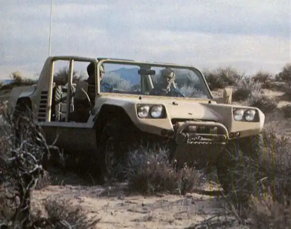Lamborghini LM 002 внедорожник-суперкар
