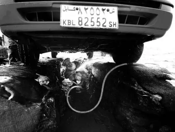 Как моют машины в Афганистане