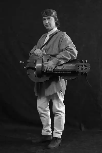 Колесная лира. Hurdy Gurdy (харди-гарди). Органиструм