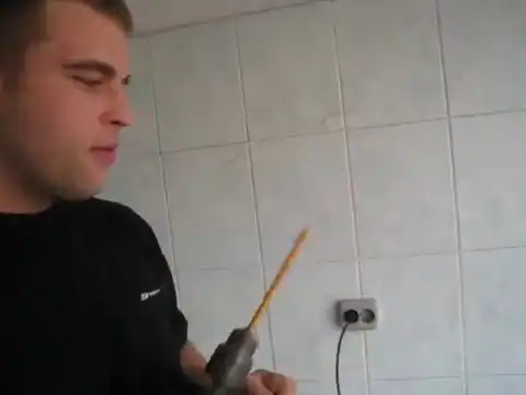 Как не надо точить карандаш Как не надо точить карандаш