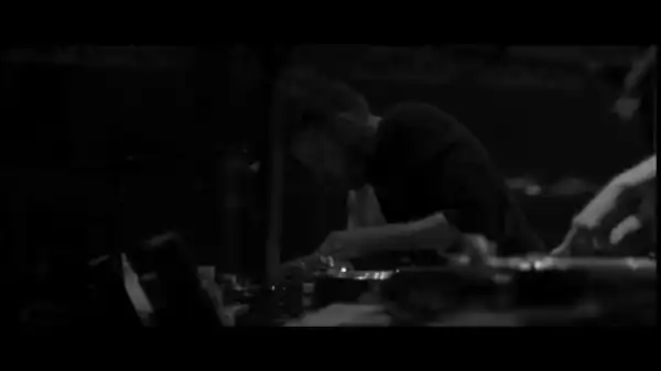 Бомба от Skrillex'a