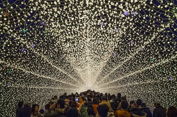 Инсталляция "Зимнее освещение" в Японии