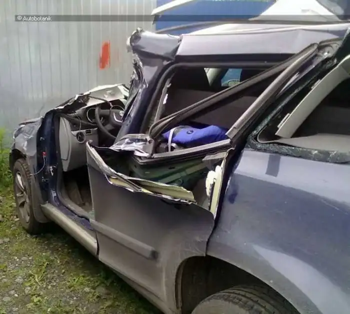 Полное восстановление не подлежащего ремонту автомобиля Полное восстановление не подлежащего ремонту автомобиля