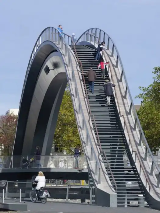 Мост Melkeweg в Нидерландах
