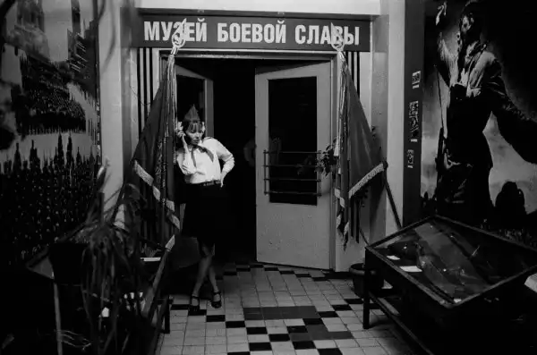 “Страна чудес: Сказка о советском монолите