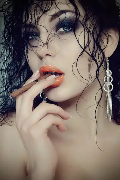 Прекрасная половина человечества ;)