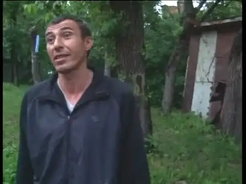 Жесть. Изнасиловал котёнка при детях.