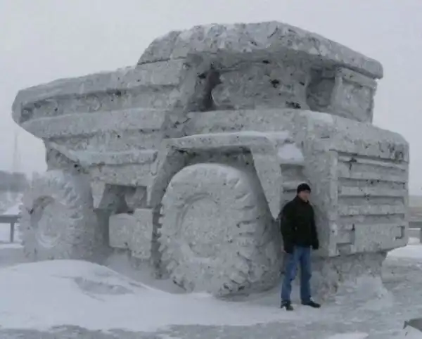 Разные снеговики. Разные снеговики.