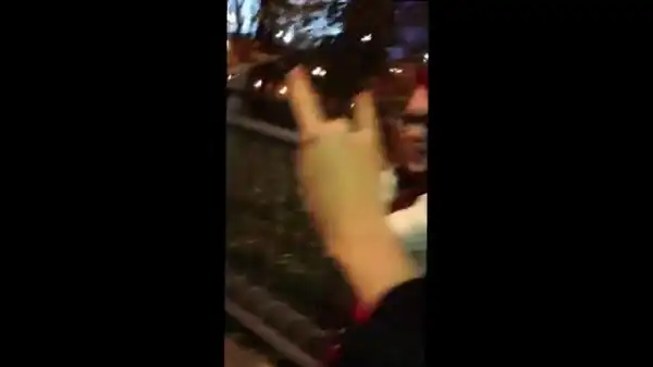 Пьяные девчонки и остановка общественного транспорта