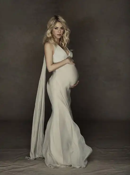 Фотосессия беременной Шакиры и ее мужа Жерара Пике