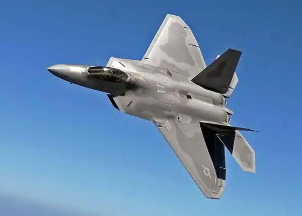 F-22 Raptor. Всякое случается