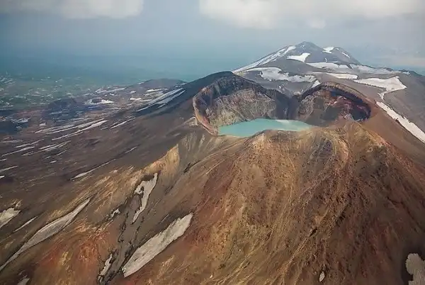 Вулкан Малый Семячик на Камчатке
