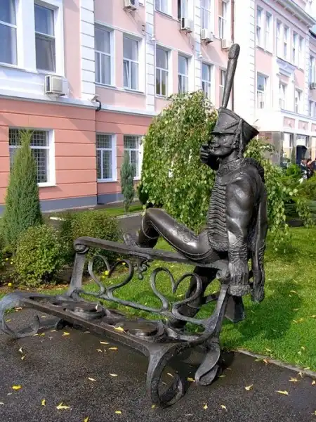 Интересные памятники и скульптуры Украины