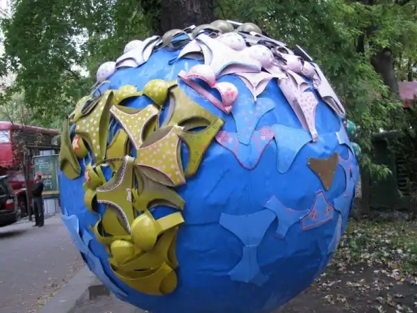Интересные памятники и скульптуры Украины