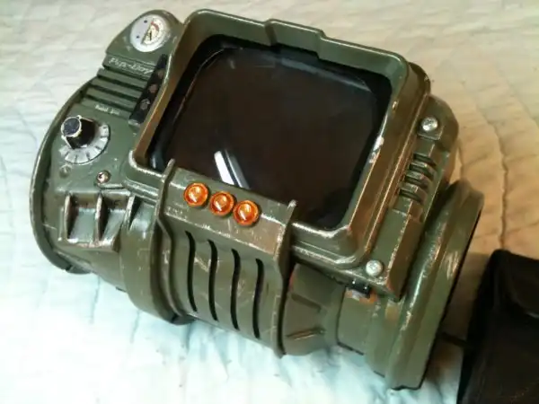 Самая подробная копия PIP-Boy из Fallout