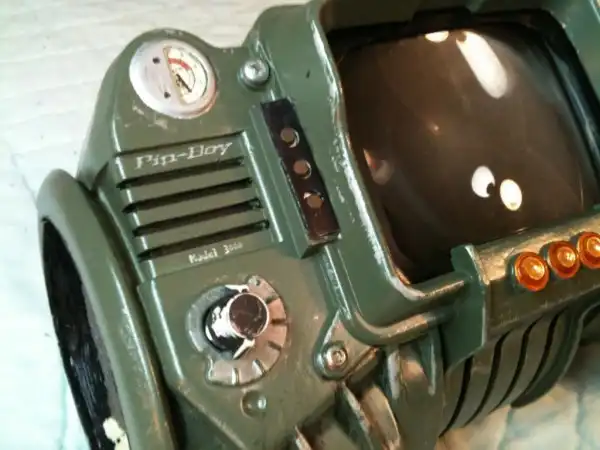 Самая подробная копия PIP-Boy из Fallout
