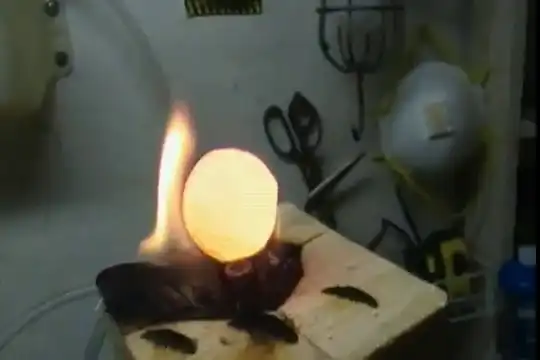 Раскаленный шарик из никеля против льда Раскаленный шарик из никеля против льда