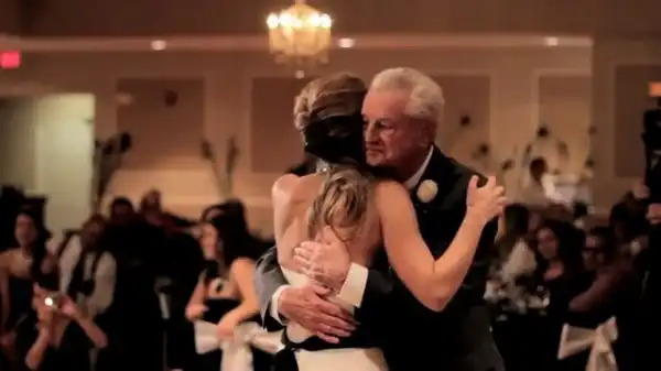 Трогательный танец невесты в память о погибшем отце