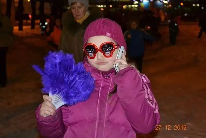 "Давай Соточку" или популярность из-за отсутствия мозгов "Давай Соточку" или популярность из-за отсутствия мозгов