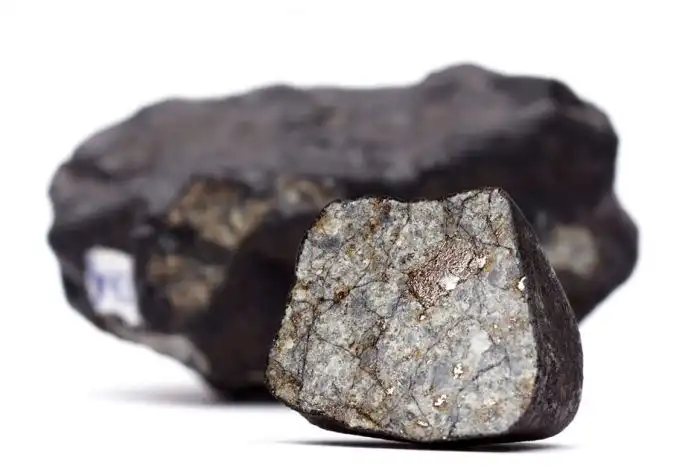 Первые фотоснимки знаменитого челябинского метеорита