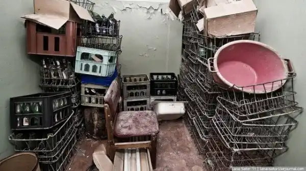 Фотопрогулка по мертвой столовой...
