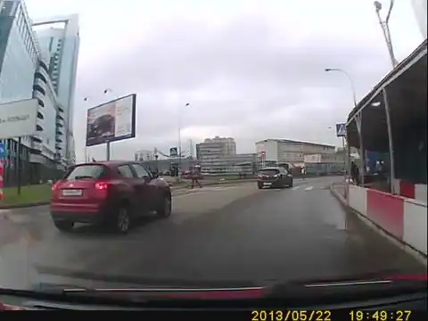 Никогда не переходите дорогу в неположенном месте Никогда не переходите дорогу в неположенном месте