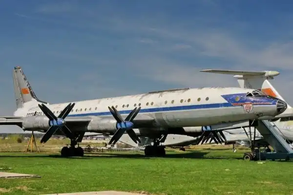 Легендарный самолет Ту-114