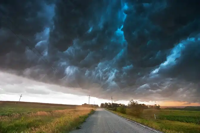 Охотник за бурями опубликовал коллекцию своих самых потрясающих фотографий