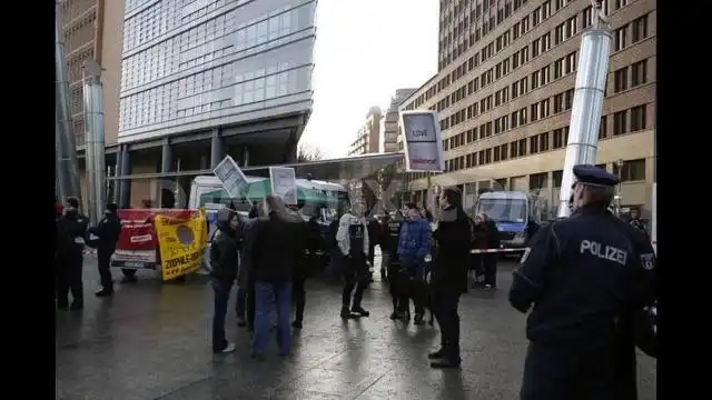В Германии прошла демонстрация зоофилов