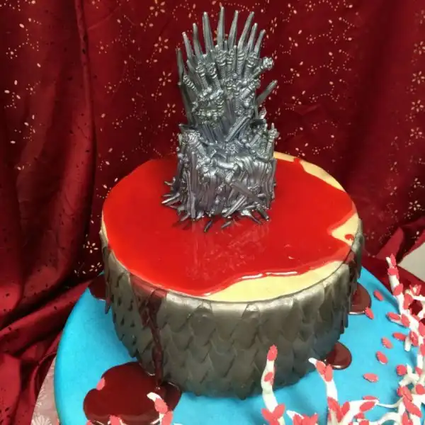Торт на тему "Игра престолов"