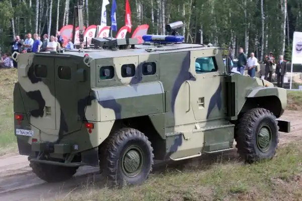 Внутренние войска России получат первую партию бронеавтомобилей ВПК-3924 «Медведь»