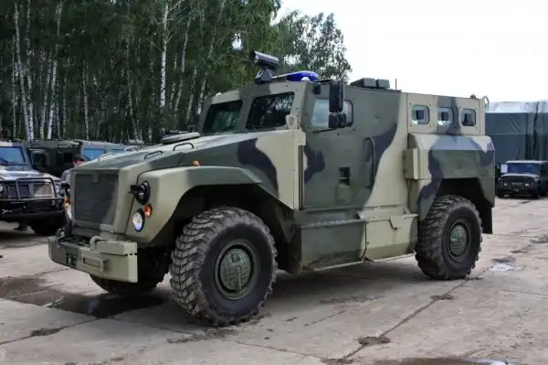 Внутренние войска России получат первую партию бронеавтомобилей ВПК-3924 «Медведь»