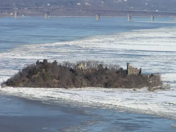 Руины замка в Нью-Йорке (Bannerman Castle)