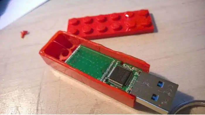 USB-флешка из LEGO своими руками