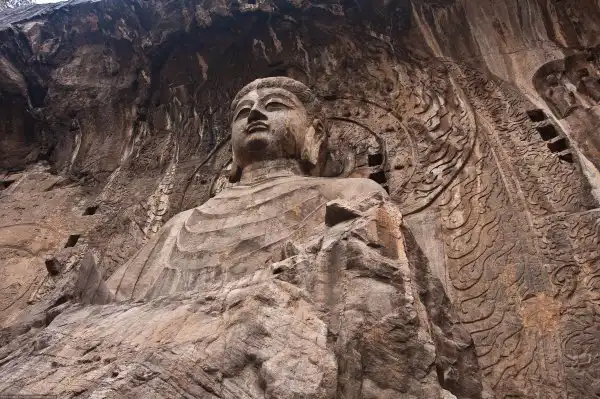 Пещеры Лунмэнь (Longmen Grottoes)