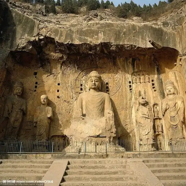 Пещеры Лунмэнь (Longmen Grottoes)