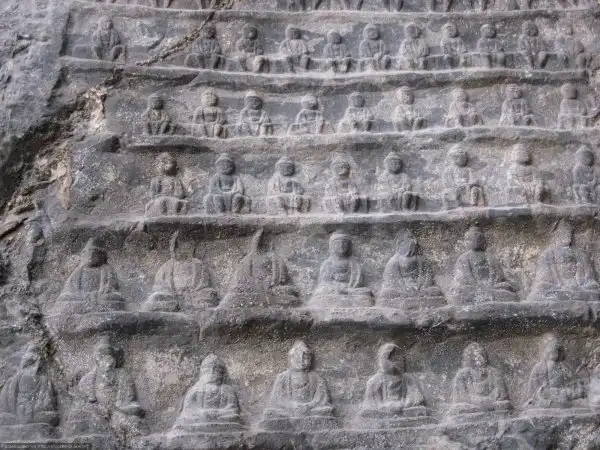 Пещеры Лунмэнь (Longmen Grottoes)