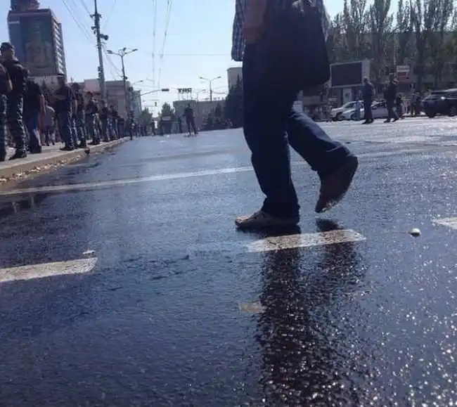 "Марш военнопленных" в Донецке на день независимости Украины