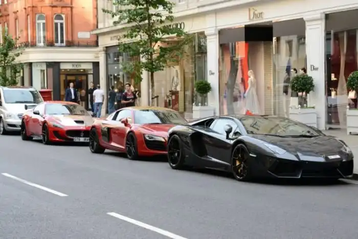 Арабские миллионеры на отдыхе в Лондоне