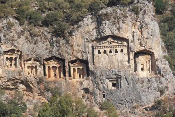 Ликийские гробницы Миры