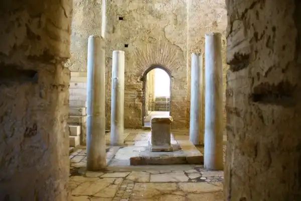 Ликийские гробницы Миры