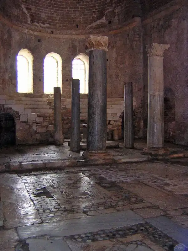 Ликийские гробницы Миры