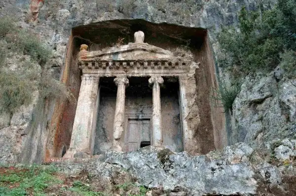Ликийские гробницы Миры